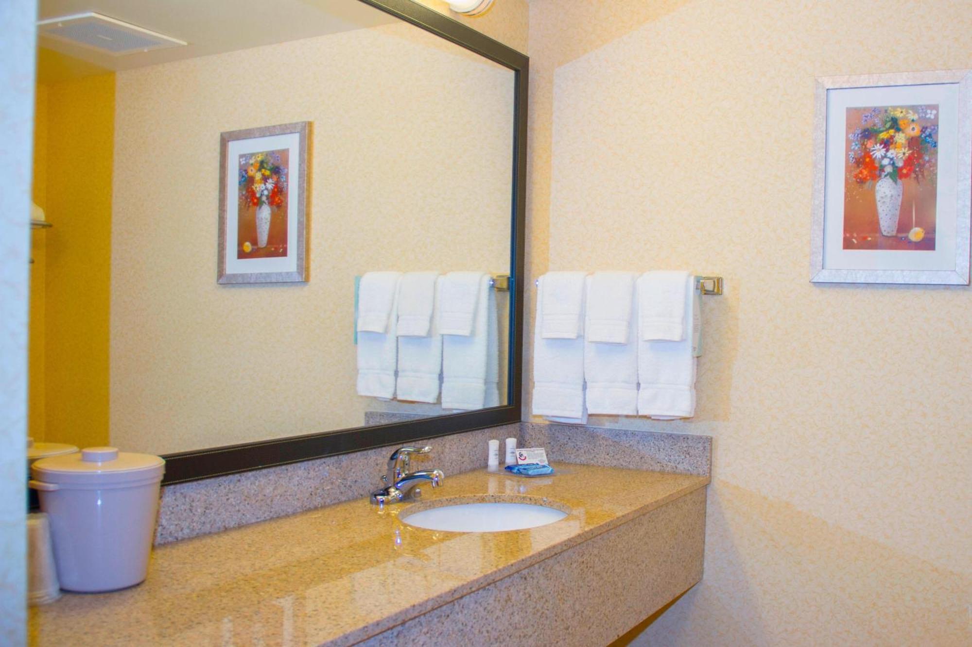 Hotel Fairfield By Marriott Walton Beach-eglin Afb 3*